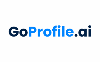 Logo mit dem Text GoProfile.ai in einer klaren, modernen Schriftart. Go und .ai sind in Dunkelblau gehalten, w&auml;hrend Profile in einem Farbverlauf aus Blaut&ouml;nen erscheint. Der Hintergrund ist wei&szlig;.